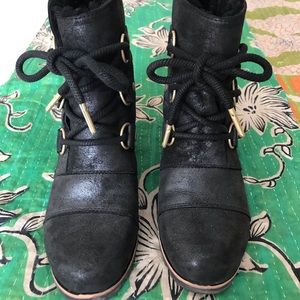 Sorel Addington Laceup Boot (fur lined)